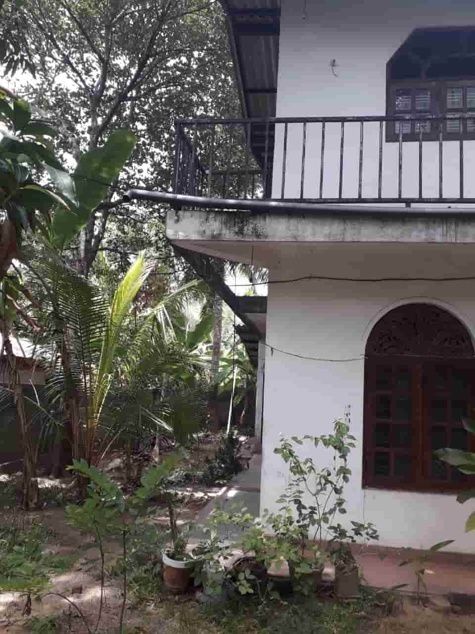 Ampara Land with House for sale at fivestar.lk