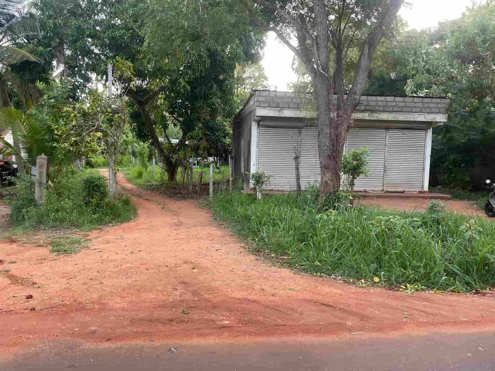Anuradhapura House with Land for sale with a commercial building at fivestar.lk