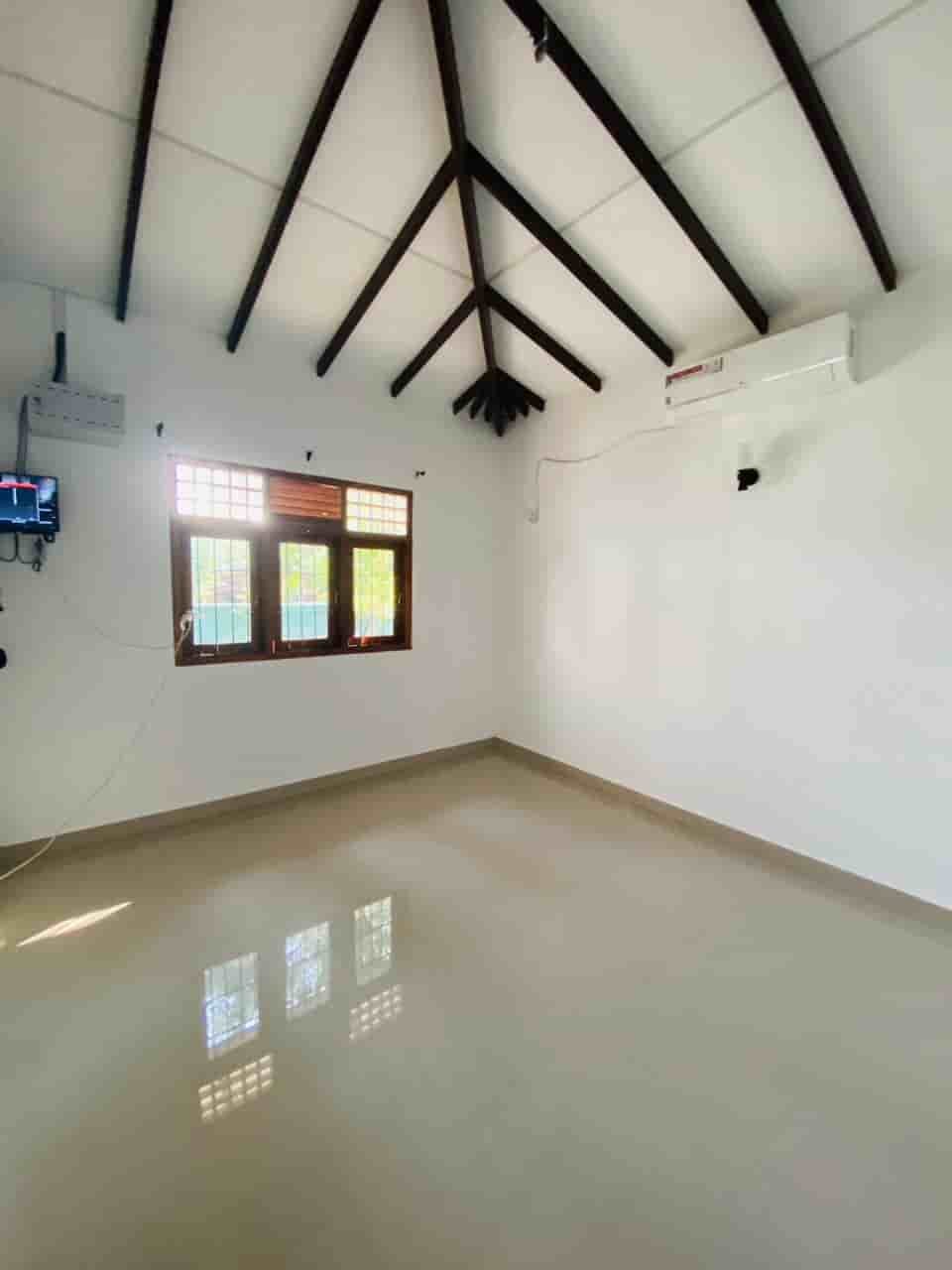 Kesbawa Piliyandala Luxury two story house with land for sale immiedietly