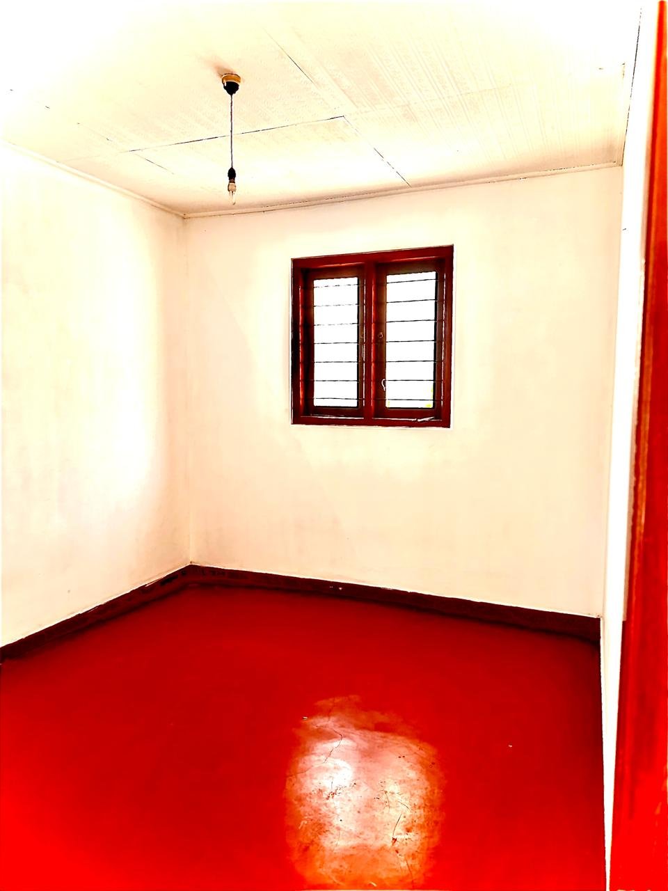 House with Land for Sale in Katugastota Kandy – මහනුවර කටුගස්තොට නිවසක් සහිත ඉඩමක් විකිණීමට - Image 2